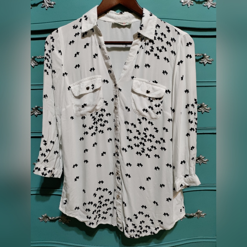 Sheggy white button down bird shirt 3/4 sleeve pearl buttons